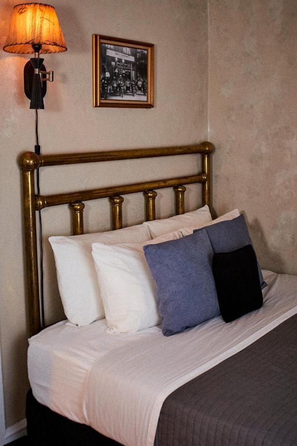 Crew'S Quarters Boarding House - Caters To Men Hotel Provincetown Exterior photo